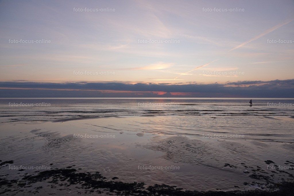 Beach attracts with unusually white and fine sand | foto-focus-online