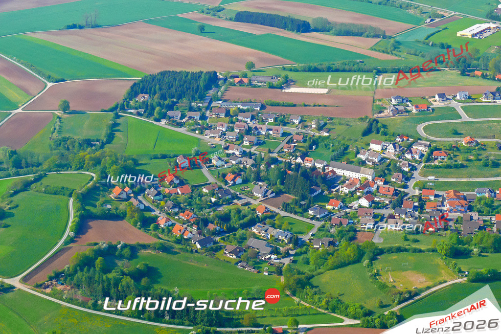 Die Luftaufnahme der Stadt Marktgraitz wurde vom UL-Flugzeug heraus erstellt ( keine Drohne )- hohe Auflösung für beste Qualität