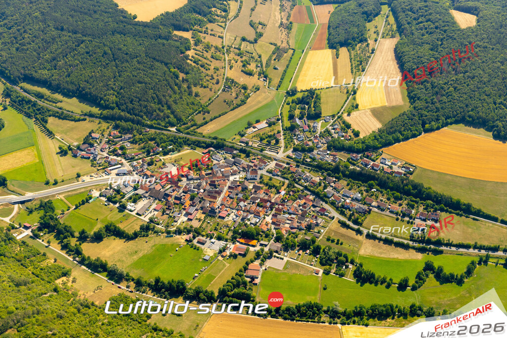 Das Luftbild zeigt : Binsfeld Arnstein - Die Luftaufnahme wurde 2023 vom UL-Flugzeug aus erstellt ( keine Drohne ) - Hochauflösende Luftaufnahme - Für grossformatige Ausdrucke geeignet. Die Geschenkidee !Mit Lizenz und Bildrechte bestellbar