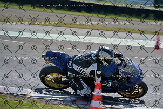 26BT02-0290 | markuskiefer.com - Realisiert mit Pictrs.com