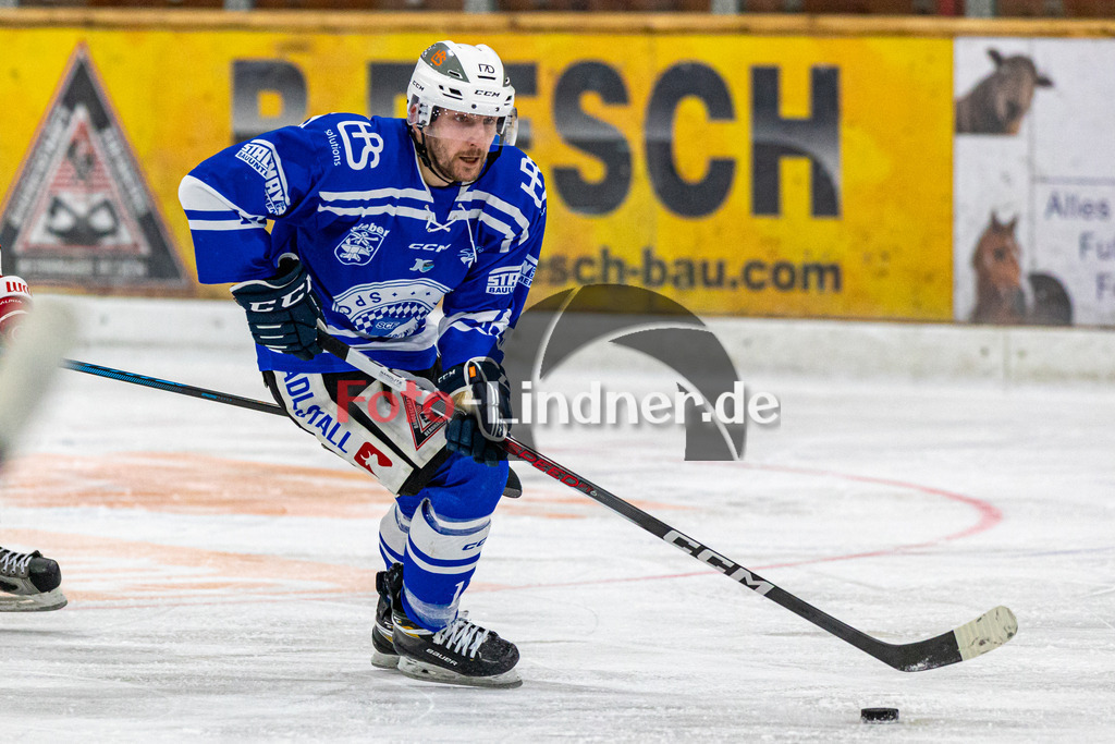 Achtelfinale Spiel 1 SC Forst vs EV Pegnitz ICE DOGS | Eishockey Landesliga Playoffs 2023/2024, Achtelfinale Spiel 1 SC Forst vs EV Pegnitz ICE DOGS, 20240218,
Bastian GRUNDNER (Nature Boyz 11) in Aktion,
2024-02-18 in Peißenberg (Eisstadion)
11 Bastian GRUNDNER (Nature Boyz 11)
Copyright: WolfgangxLindner foto-lindner.de