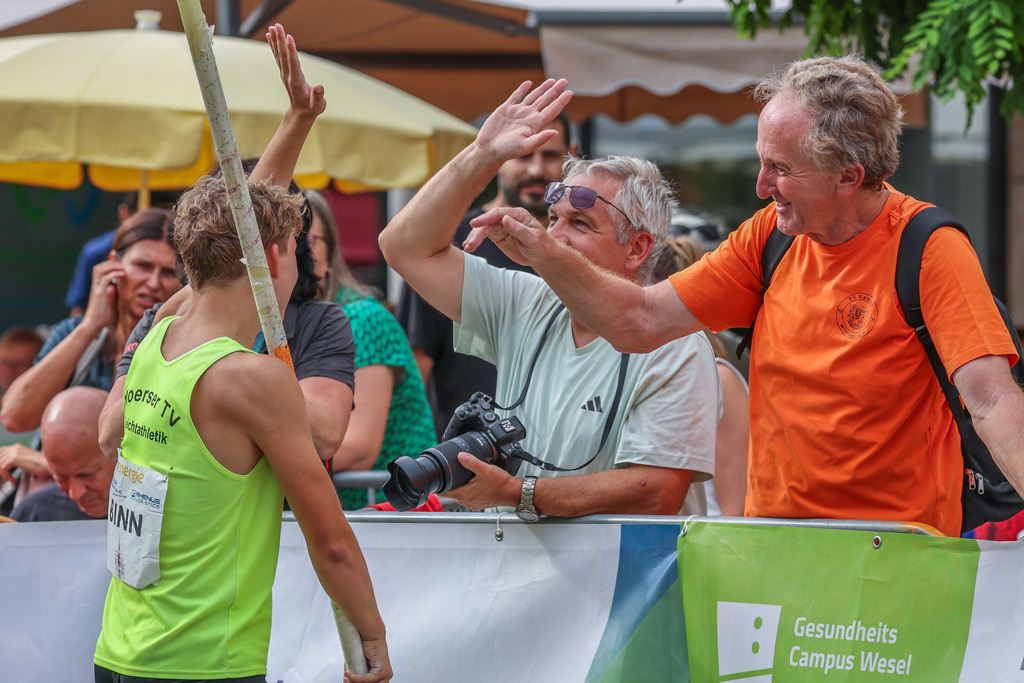 top-top.de-250828-032 | Foto, Video, Fotografie, Videografie, Fotobox, DJ, Discjockey, Musik, Musikbox, Veranstaltung, Photobooth, Amazon, Ebay, Buchtipp, Bestseller, Autor, Verlag, Buch, Wesel, Hamminkeln, NRW, Dinslaken, Rees, Drohne, Hochzeit, Party, Fotobox, Wesel, Fotograf