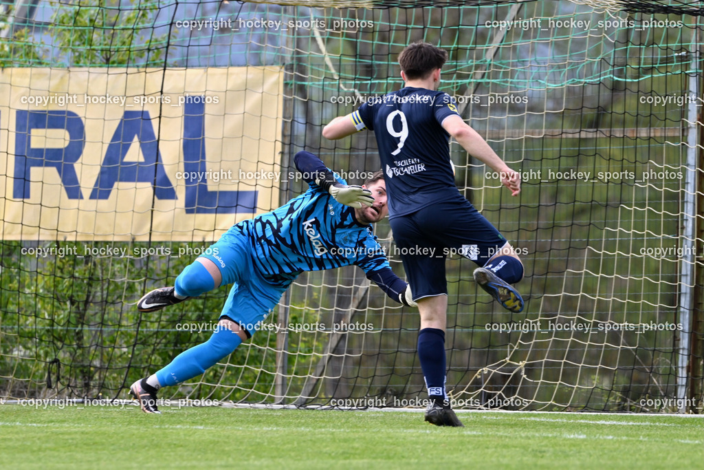 FC Faakersee vs. FC Dölsach | #9 Philipp Hochegger FC Dölsach, #38 Michael Lessiak FC Faakersee, FC Faakersee vs. FC Dölsach, FC Faakersee vs. FC Dölsach am 20.04.2025 in Finkenstein (Sportplatz Finkenstein), Austria, (Photo by Bernd Stefan)