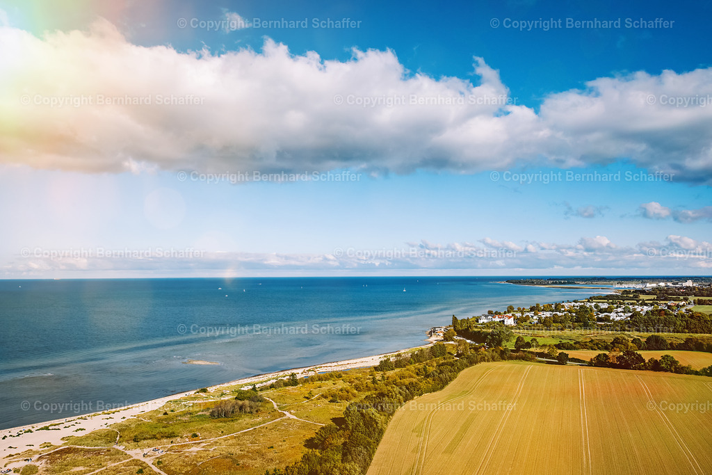 Ostseeküste Stein  | Küstenabschnitt und Strand der Ostsee in Stein bei Kiel.  - Realisiert mit Pictrs.com