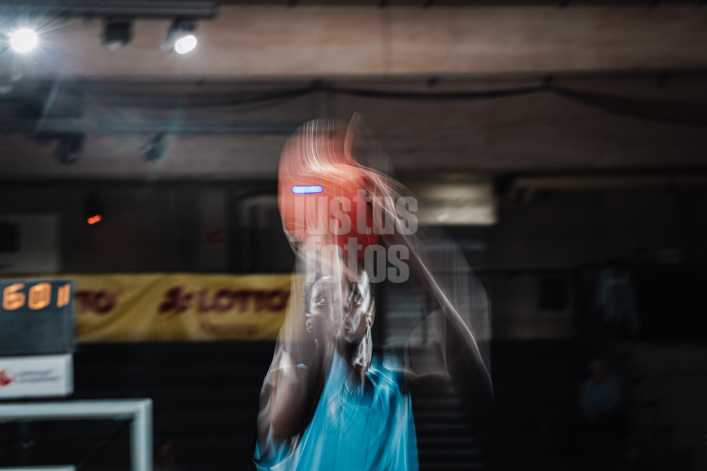 Basketball | Männer | Saison 2024/2025 | BKT EuroCup | Veolia Towers Hamburg vs. Umana Reyer Venice | 08.01.2025 | Kur Kuath (#23, Veolia Towers Hamburg) beim Freiwurf