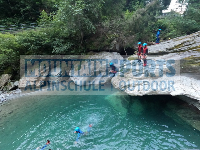 GOPR5313 | Bestelle die Bilder deines Berg- oder Wasser-Abenteuers mit Mountain Sports bequem von zu Hause aus direkt über unseren Online Fotoshop von pictrs.com. - Realisiert mit Pictrs.com