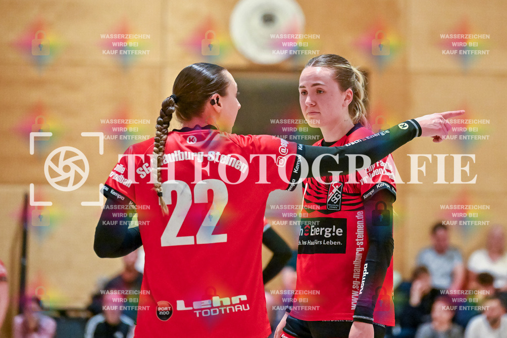 GER, SG Maulburg/Steinen - TuS Helmlingen, Frauen-Handball, Oberliga Suedbaden, 19. Spieltag, Saison 2024/2025, 23.03.2025 | Maike Hartmann (SG Maulburg/Steinen, #22), Leonie Kiefer (SG Maulburg/Steinen, #03)GER, SG Maulburg/Steinen - TuS Helmlingen, Frauen-Handball, Oberliga Suedbaden, 19. Spieltag, Saison 2024/2025, 23.03.2025Foto: TH Fotografie/Thomas Hess