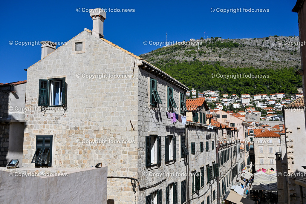 Kroatien_ Dubrovnik_ 11.10.2023-211 | 11.10.2023, Kroatien, HRV, Dubrovnik im Bild Gastronomie, Tourismus, Touristen, Sehenswuerdigkeiten, Stadtansichten



eine Stadt im suedlichen Kroatien an der Adriakueste in der Gespannschaft Dubrovnik-Nereveta. Die Altstadt wurde im Jahr 1979 von der UNESCO in die Liste des Weltkulturerbes aufgenommen.
