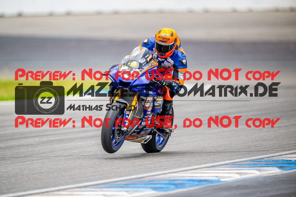 MaZZes_FotoMatrix_240702_6007705_8350 | WEISS