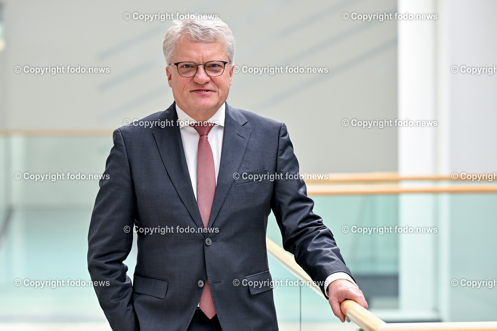 Klaus Luger (SP_ Bgm. der Stadt Linz)_ 10.03.2023-14 | 10.03.2023, Altes Rathaus, AUT, Buergermeister Klaus Luger, im Bild Klaus Luger (SP, Buergermeister der Stadt Linz) 