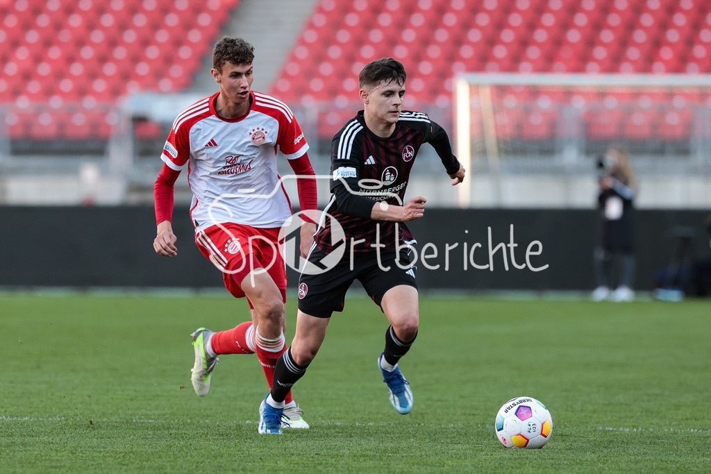 1. FC Nürnberg II - FC Bayern Amateure | im Duell Benedikt WIMMER (FCB #12) und Nico WILTZ (FCN #17) / Zweikampf