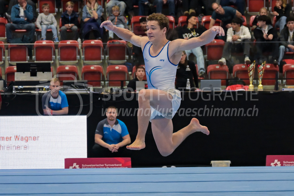 Schweizer Meisterschaften Kunstturnen Mannschaften Männer (A) - 22. November 2025 | Schweizer Meisterschaften Kunstturnen Mannschaften Männer (A)AXA Arena, WinterthurBild: Sportfotografie Markus Aeschimann | www.markus-aeschimann.ch - Realisiert mit Pictrs.com
