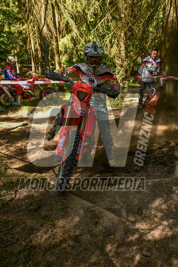 NZ8_1547 | grenznic640