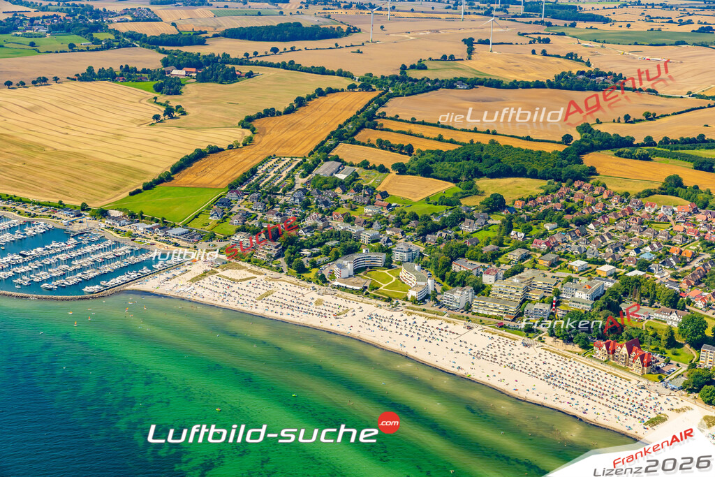 Luftbild der Stadt Grömitz - Die Luftaufnahme wurde 2025 vom UL-Flugzeug heraus erstellt ( keine Drohne ) - Hochauflösende Luftaufnahme - für professionelle Ausdrucke geeignet. Die Geschenkidee !Hier alle&nbsp;Infos zur Lizenzierung der LuftaufnahmeWir fliegen auch dieses Jahr wieder in Ihre Region um Luftbilder zu erstellen.- Luftbild anfragen