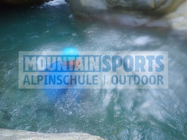 P1010123 | Bestelle die Bilder deines Berg- oder Wasser-Abenteuers mit Mountain Sports bequem von zu Hause aus direkt über unseren Online Fotoshop von pictrs.com. - Realisiert mit Pictrs.com