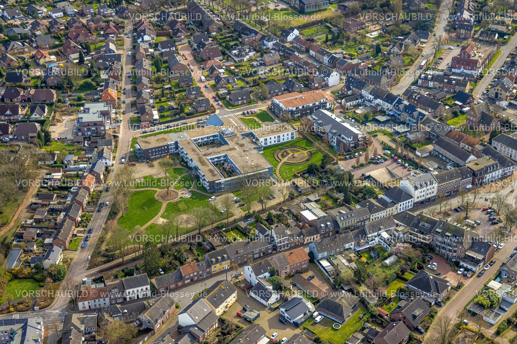 Emmerich240313525 | Luftbild, St.-Martinus-Stift Wohnen und Leben im Alter Seniorensiedlung, Wohngebiet, Elten, Emmerich am Rhein, Nordrhein-Westfalen, Deutschland