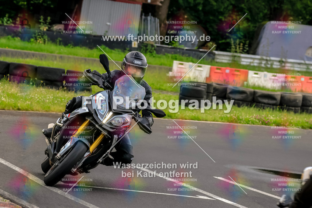 VBK-6605 | Hier findet Ihr Bilder von Touristenfahrten auf der Nürburgring Nordschleife oder von anderen Veranstaltungen die ich besucht habe. Viel Spass beim Durch Schauen 