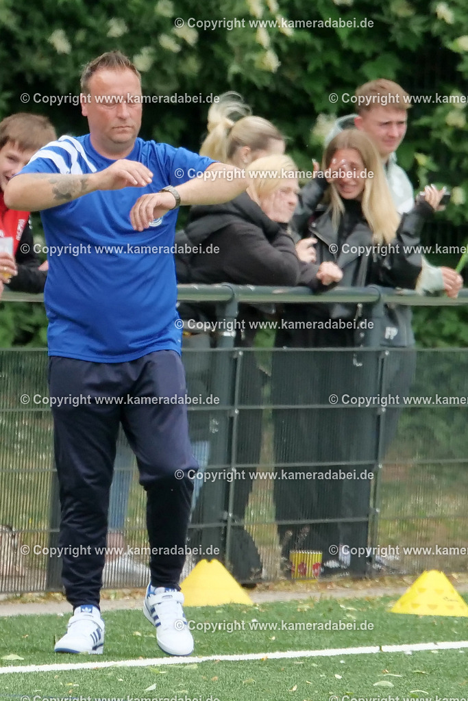 Fußball : Bezirksliga : TV Voerde - FC Sterkrade 72 | Fußball : Bezirksliga : TV Voerde - FC Sterkrade 72 am 25.05.2025 in Voerde - Realisiert mit Pictrs.com