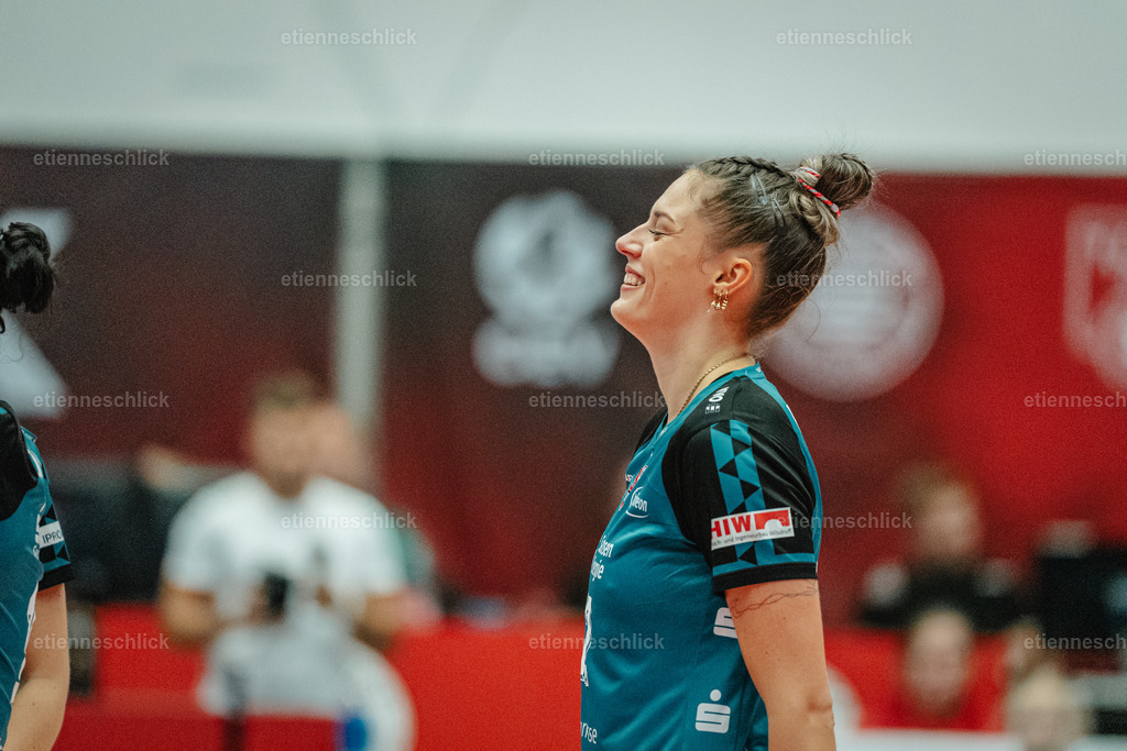 Dresdner SC - Binder Blaubären TSV Flacht, DEKRA 1. Bundesliga Frauen, Volleyball | Im Bild: Mette Marleen Pfeffer (12, Dresdner SC)24.10.2026, Dresdner SC -  Binder Blaubären TSV Flacht, DEKRA 1. Bundesliga Frauen, Volleyball, Deutschland, Dresden, Cyberport Arena
