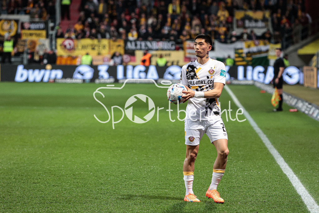 FC Ingolstadt - Dynamo Dresden | Kyu Hyun PARK (SGD #2) am Ball / Freisteller / Einzelfoto