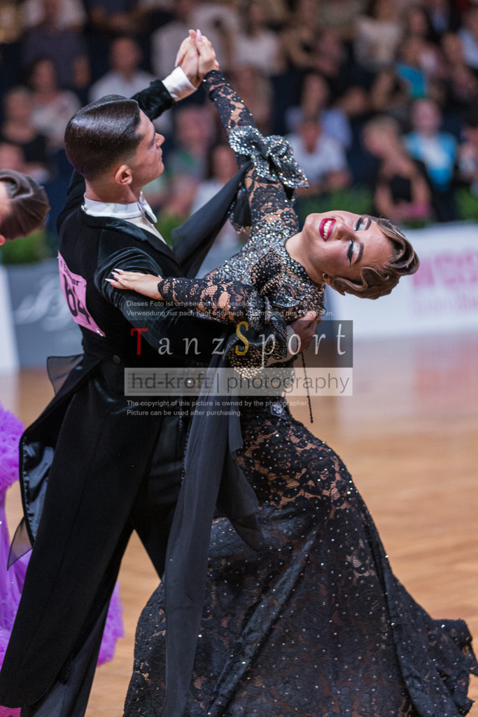 20250819_WDSF-Open-Std-Youth_1114 | Tanzsportbilder, Standardtanz, Lateintanz, WDSF, DTV, LTVB, dancecomp, goc, hessen tanzt, blaues band der spree, walzer, tango, wiener walzer, slowfox, quickstepp, samba, rumba, cha-cha-cha, paso doble. jive, hd-kroft photography, turniertanzsport
