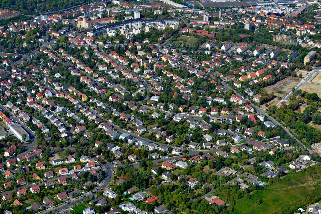 3650728 | FRAUENLAND 13.09.2016 Wohngebiet - Mischbebauung der Mehr- und Einfamilienhaussiedlung  in Frauenland im Bundesland Bayern, Deutschland // Residential area - mixed development of a multi-family housing estate and single-family housing estate  in Frauenland in the state Bavaria, Germany Foto: Gerhard Launer