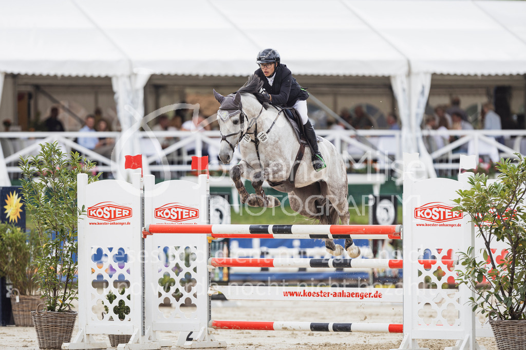 250713_BHO_M2-Spr-2-615 | Deine schönsten Turniermomente als professionelle Fotos! Entdecke hochwertige Pferdesport-Fotografie im Online-Shop. Jetzt Fotos finden & bestellen!