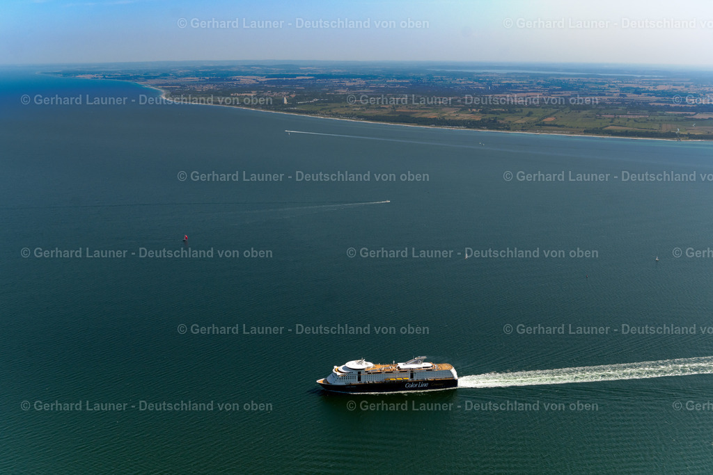 4037935 | STRANDE 07.08.2020 Kreuzfahrt- Passagier- und Fahrgast- Schiff " Color Fantasy " in Fahrt auf der Ostsee in Strande im Bundesland Schleswig-Holstein, Deutschland. Weiterführende Informationen bei: Color Line GmbH. // Cruise and passenger ship " Color Fantasy " operating on the baltic sea in Strande in the state Schleswig-Holstein, Germany. Further information at: Color Line GmbH. Foto: Gerhard Launer