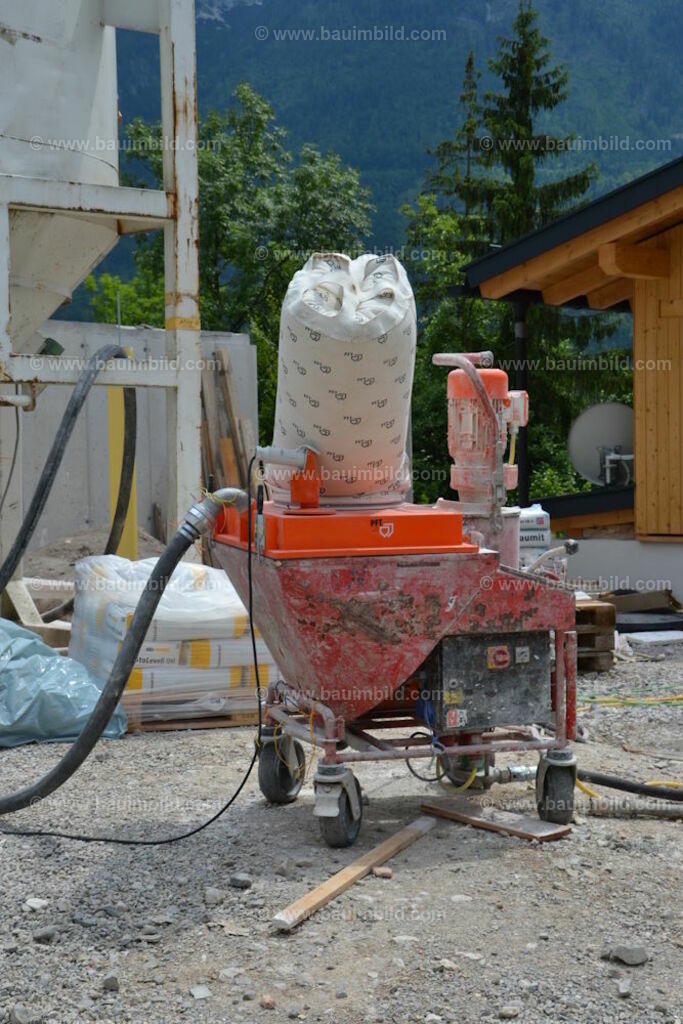 bib-lg18-putzarbeiten-0262 | Nach LV-Leistungsgruppen sortierte Detailfotos über den Bau eines Hauses. Alle Hausbau-Bilder direkt vom Urheber und Autor der Website Haus-Selber-Bauen.com