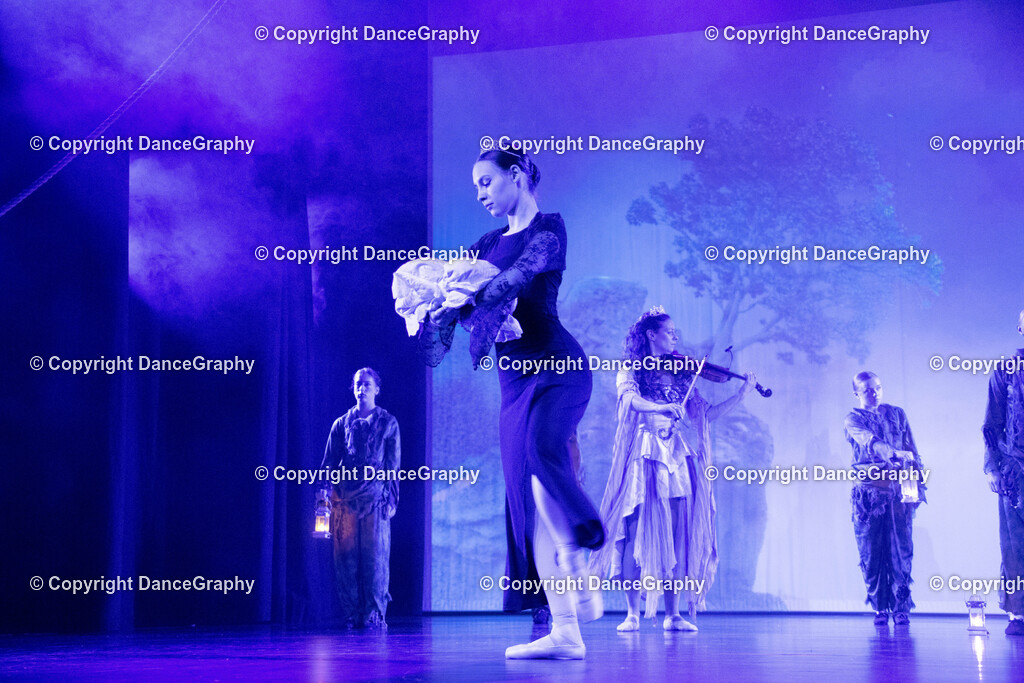 GPHY2523 | DanceGraphy - Realisiert mit Pictrs.com