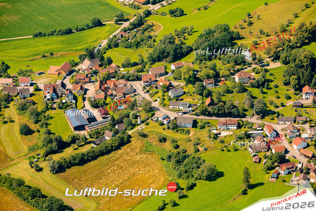 Das Luftbild zeigt : Hohenberg Rosenberg - Die Luftaufnahme wurde 2024 vom UL-Flugzeug aus erstellt ( keine Drohne ) - Hochauflösende Luftaufnahme - Für grossformatige Ausdrucke geeignet. Die Geschenkidee !Mit Lizenz und Bildrechte bestellbar