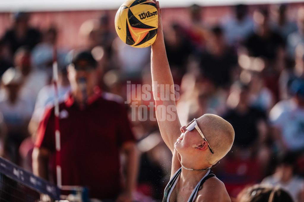 Beachvolleyball | Frauen | Allianz German Beach Tour 2025 | Tourstop Bremen | 14.06.2025 | Mareet Maidhof beim Angriff