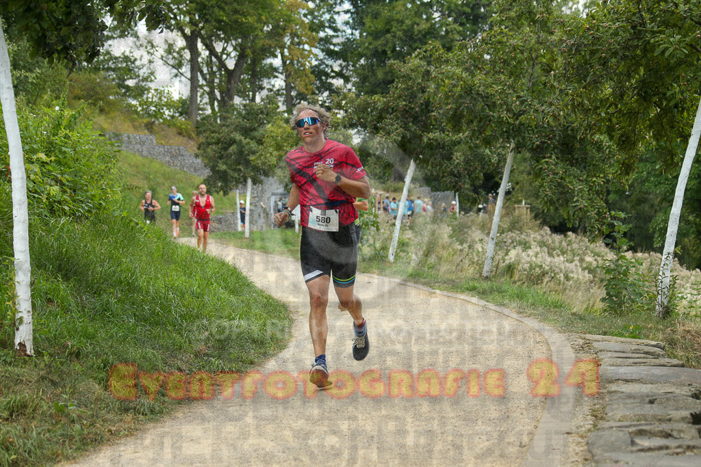 250824_1351_EX1_4017 | Sportfotografie im Rhein-Sieg Kreis, Köln, Bonn, NRW, Rheinland Pfalz, Hessen, etc. Unser Tätigkeitsfeld umfasst den Laufsport vom Volkslauf über den Marathon, Duathlon, Triathon bis zum Ultralauf wie Kölnpfad Ultra oder Schindertrail.