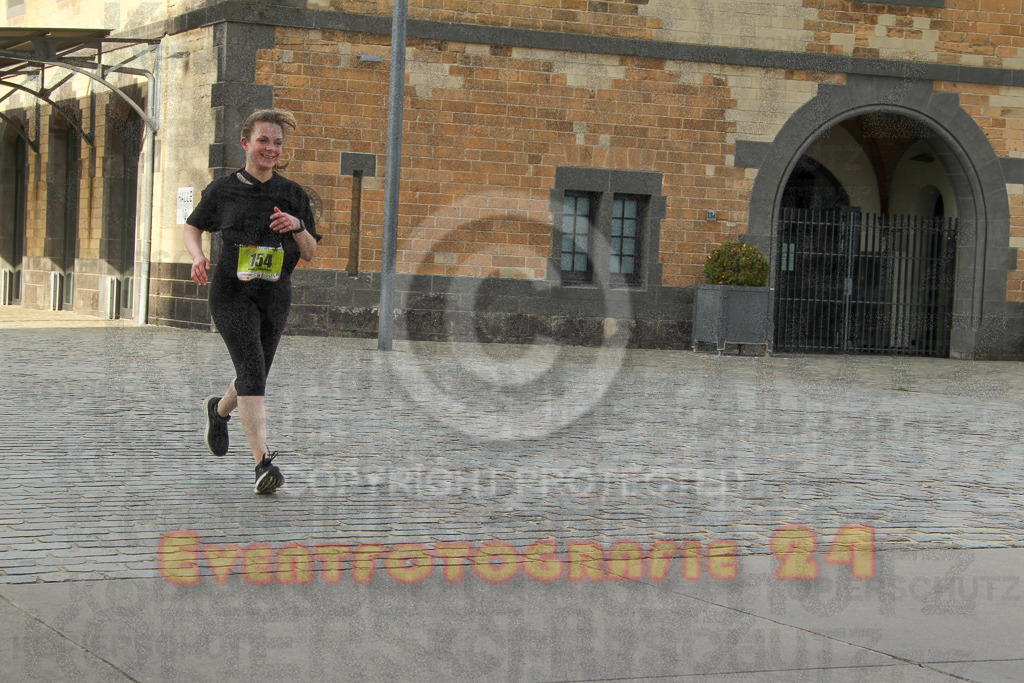 250920_1533_EV4_9122 | Sportfotografie im Rhein-Sieg Kreis, Köln, Bonn, NRW, Rheinland Pfalz, Hessen, etc. Unser Tätigkeitsfeld umfasst den Laufsport vom Volkslauf über den Marathon, Duathlon, Triathon bis zum Ultralauf wie Kölnpfad Ultra oder Schindertrail.