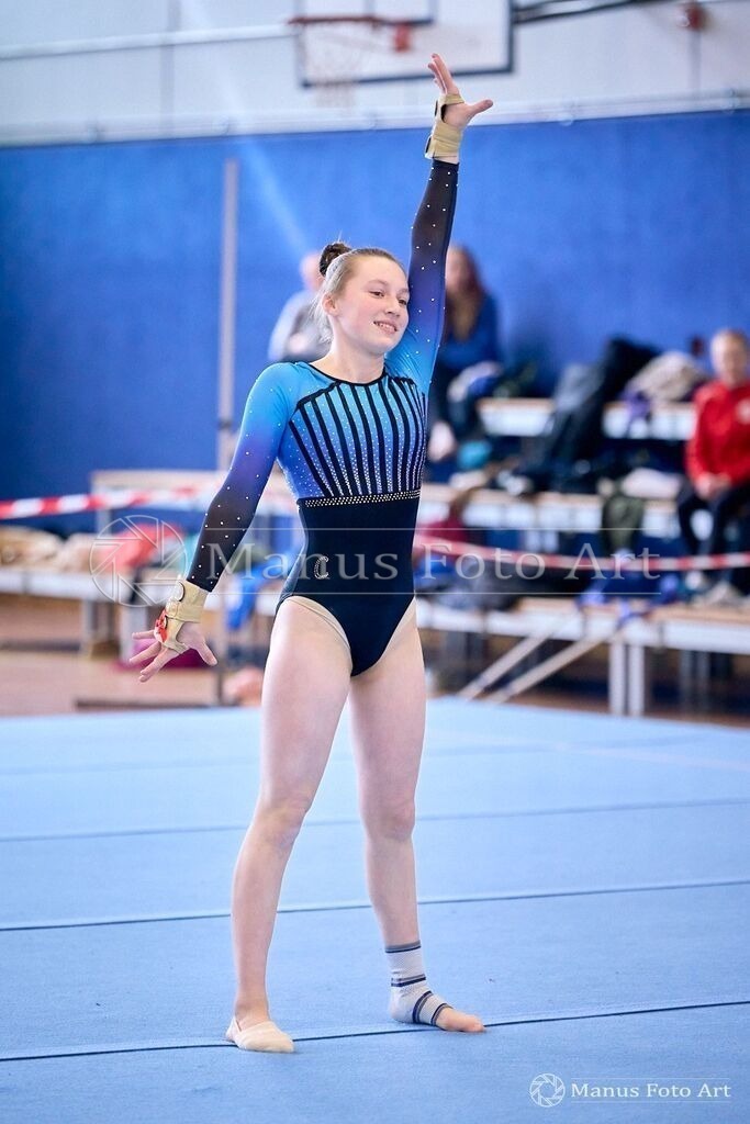 2024-04-30-1-1-C-DSC03445 | Professionelle Sportfotografie in Hamburg, Schleswig-Holstein und Niedersachsen – spezialisiert auf Rhönrad, Geräteturnen, Leistungsturnen und rhythmische Sportgymnastik. Bundesweite Begleitung von Rhönrad-Events. Jetzt Sport-Fotos - Realisiert mit Pictrs.com