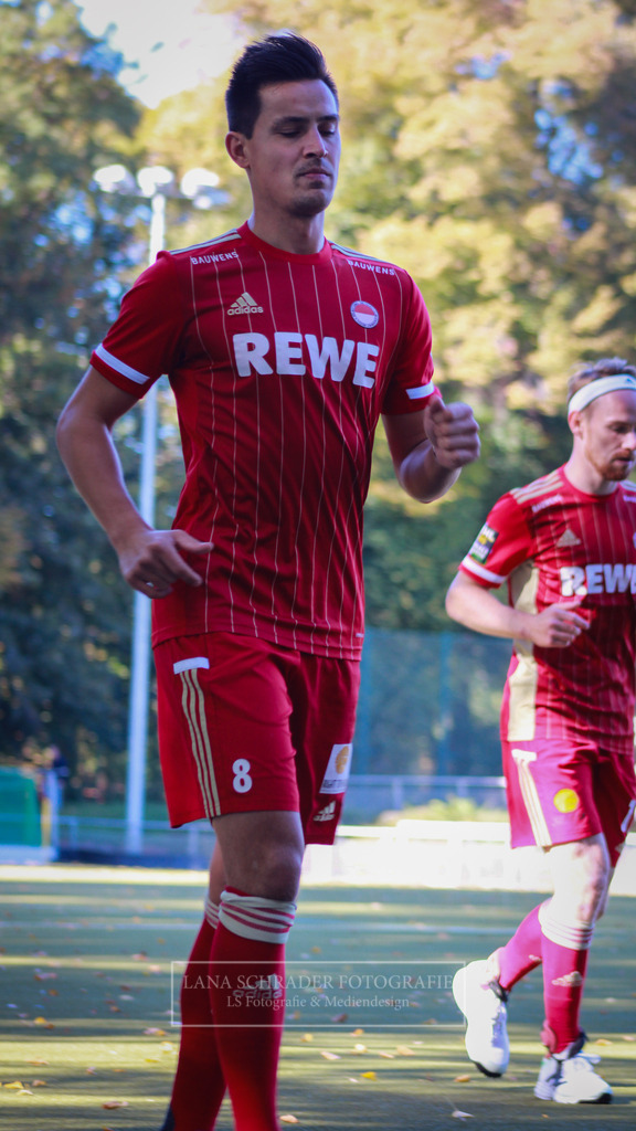 Rot - Weiß Köln - Havesterhuder THC 09.10.22-51 | lanaschraderfotografie - Realisiert mit Pictrs.com