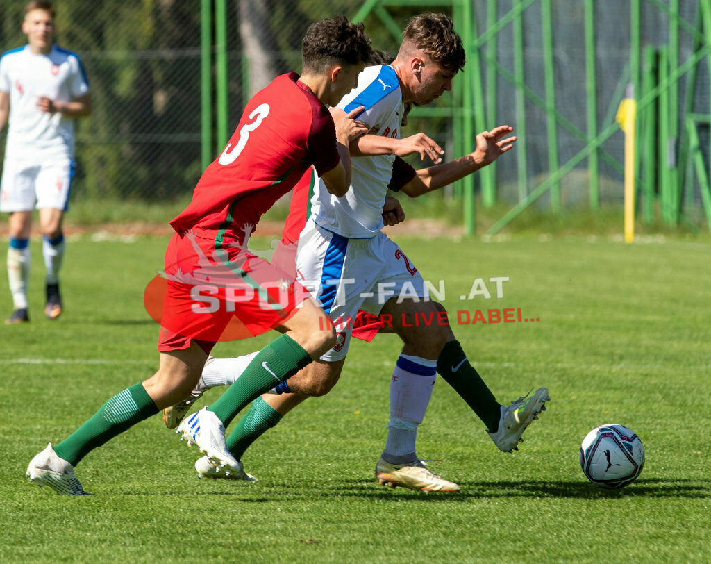 Portugal  U15 -Czech Republic U15 | RUI SILVA (Portugal #3) MATYAS NECHVATAL (Czech Republic #20) ; Portugal  U15 -Czech Republic U15 am 29.04.2022 in Arnoldstein
(Sportplatz), AUSTRIA, (Photo by Ernst Krawagner sport-fan.at) - Realisiert mit Pictrs.com