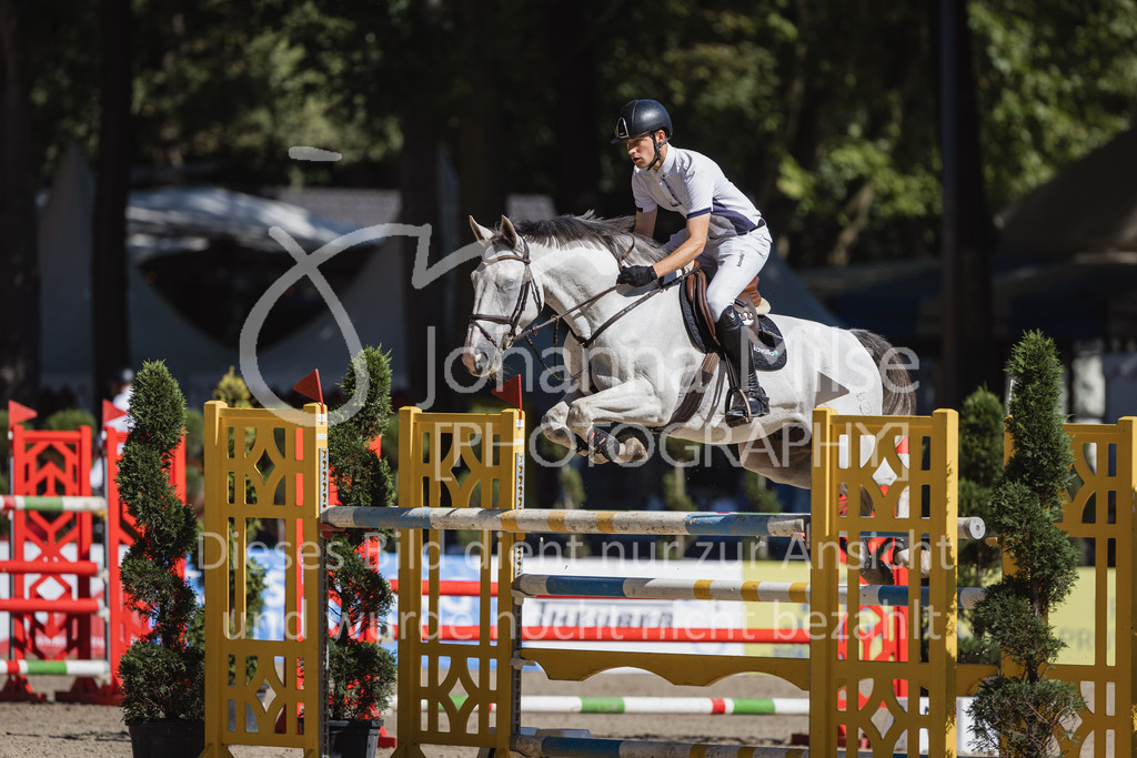 230908_OWLCh_MediumTour-166 | Deine schönsten Turniermomente als professionelle Fotos! Entdecke hochwertige Pferdesport-Fotografie im Online-Shop. Jetzt Fotos finden & bestellen!