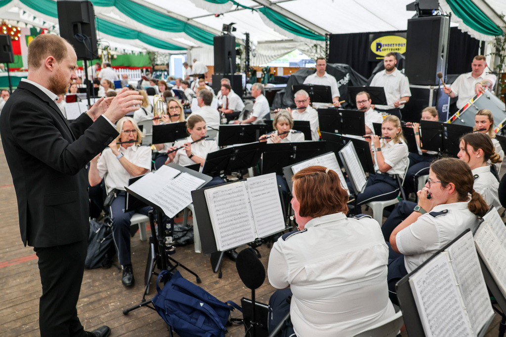 top-top.de 240516-096 | Foto, Video, Fotografie, Videografie, Fotobox, DJ, Discjockey, Musik, Musikbox, Veranstaltung, Photobooth, Amazon, Ebay, Buchtipp, Bestseller, Autor, Verlag, Buch, Wesel, Hamminkeln, NRW, Dinslaken, Rees, Drohne, Hochzeit, Party, Fotobox, Wesel, Fotograf