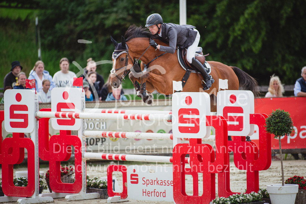 230730_BHO_GrosserPreis_FS_711 | Deine schönsten Turniermomente als professionelle Fotos! Entdecke hochwertige Pferdesport-Fotografie im Online-Shop. Jetzt Fotos finden & bestellen!