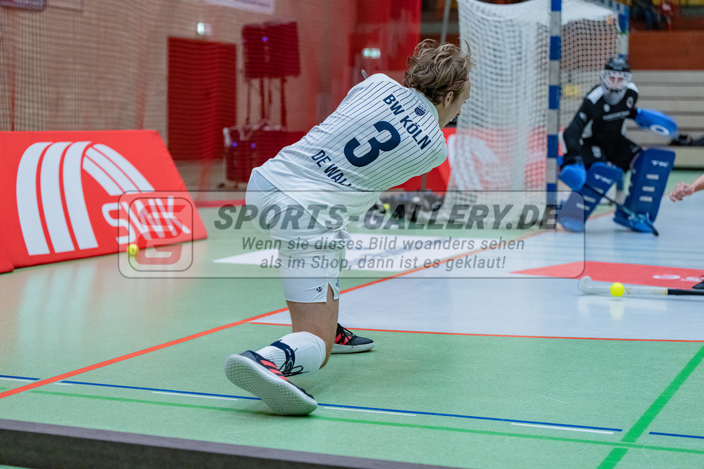 HK_20231216_107395 | 1. Bundesliga Herren  Crefelder HTC - Blau Weiß Köln am 16.12.2023 Sporthalle Glockenspitz, Krefeld , Julius De Wall ( Blau Weiß Köln #3 )