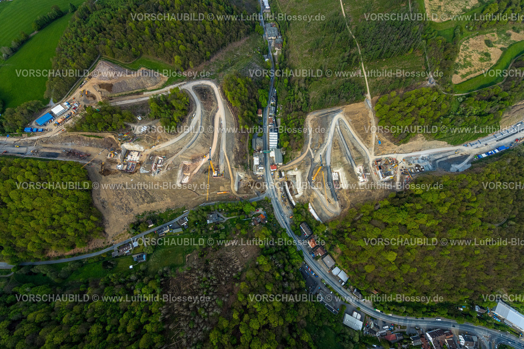 Luedenscheid240502621Rahmede-Bruecke_Autobahn-A45 | Luftbild, Lüdenscheid, Bauarbeiten an der Rahmedetalbrücke an der Autobahn A45, Verkehrsinfrastruktur, die ersten Fundamente der Brückenpfeiler sind erkennbar, Autobahnsperrung, Ruhrgebiet, Nordrhein-Westfalen, Deutschland