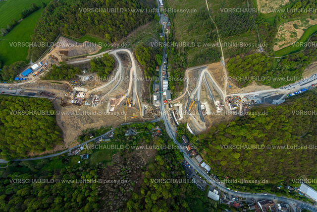 Luedenscheid240502621Rahmede-Bruecke_Autobahn-A45 | Luftbild, Lüdenscheid, Bauarbeiten an der Rahmedetalbrücke an der Autobahn A45, Verkehrsinfrastruktur, die ersten Fundamente der Brückenpfeiler sind erkennbar, Autobahnsperrung, Ruhrgebiet, Nordrhein-Westfalen, Deutschland