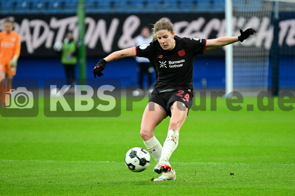 KBS Picture_HSV-Leverkusen_DFBpokal_Frauen_028 | Turanyi Lilla (Bayer Leverkusen) ,Sportplatz :  Volksparkstadion, - Realisiert mit Pictrs.com