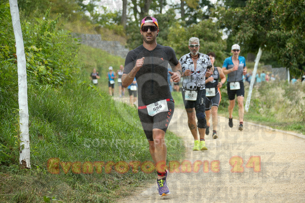 250824_1352_EX1_4078 | Sportfotografie im Rhein-Sieg Kreis, Köln, Bonn, NRW, Rheinland Pfalz, Hessen, etc. Unser Tätigkeitsfeld umfasst den Laufsport vom Volkslauf über den Marathon, Duathlon, Triathon bis zum Ultralauf wie Kölnpfad Ultra oder Schindertrail.