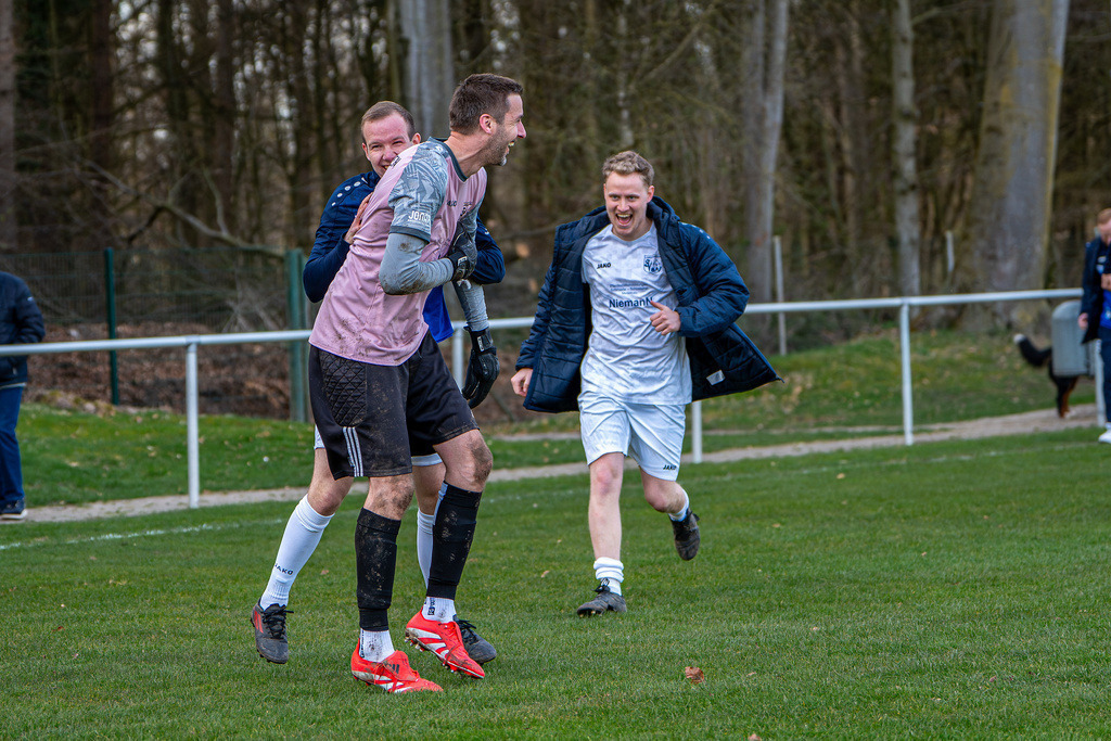 Fußball I Herren I Saison 2025-2026 I Halbfinale Kreispokal VEC I  BW Langförden - TV Dinklage II I 19854 | jns.sportfotos - Realisiert mit Pictrs.com
