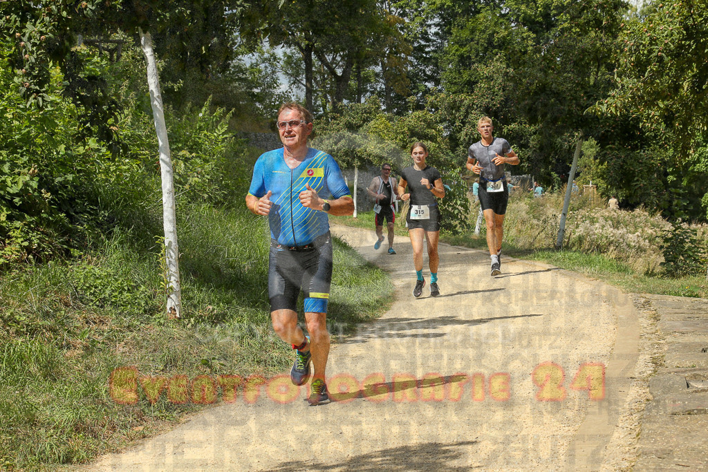250824_1338_EX1_3068 | Sportfotografie im Rhein-Sieg Kreis, Köln, Bonn, NRW, Rheinland Pfalz, Hessen, etc. Unser Tätigkeitsfeld umfasst den Laufsport vom Volkslauf über den Marathon, Duathlon, Triathon bis zum Ultralauf wie Kölnpfad Ultra oder Schindertrail.
