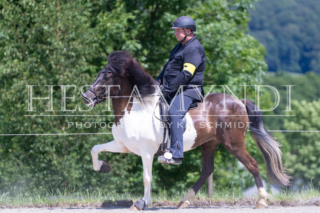 KAI03649 | Ihr sucht einen Fotografen für eure nächste OSI? Ich begleite auch euer Turnier für Islandpferde fotografisch.  - Realisiert mit Pictrs.com