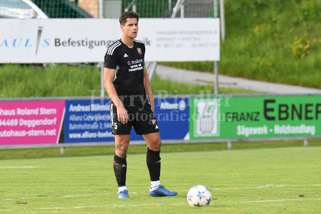  TSV Seebach : ASV Burglengenfeld | Kilian Schwarzmueller (TSV Seebach #5) - Realisiert mit Pictrs.com