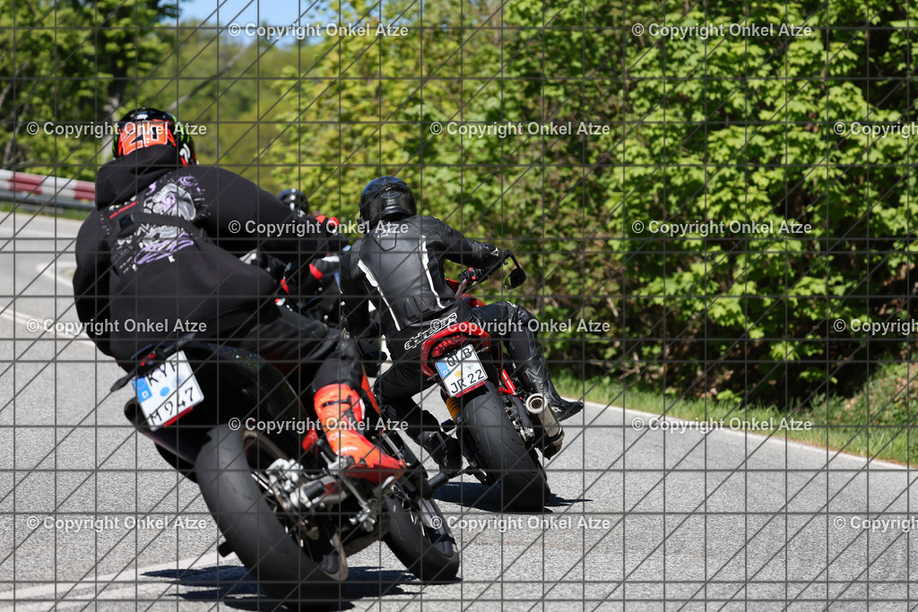 IMG_9586 | Fotograf am Kyffhäuser. Onkel Atze. Kyffhäuser Rennstrecke. Café36. Motorsportfotografie. - Realisiert mit Pictrs.com